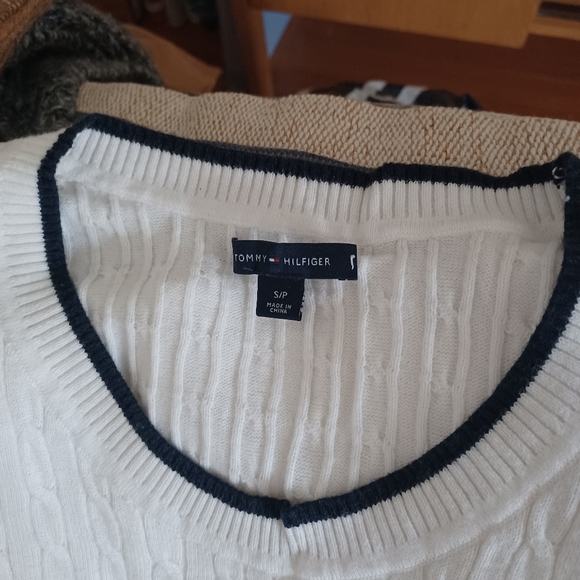 Tommy Hilfiger Cable Knit Sweater - Picture 4 of 6
